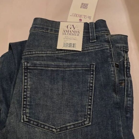 Women's Gloria Vanderbilt Amanda Skimmer Capri Pants Color: Rome Size: 10 - Picture 2 of 4